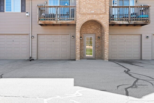 WARRINGTON ESTATES in Cecil, WI - Foto de edificio - Building Photo