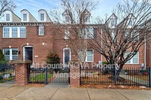 2093 Laura Mews Pl in Alexandria, VA - Building Photo