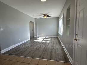 5607 W Wabansia Ave in Chicago, IL - Building Photo - Building Photo