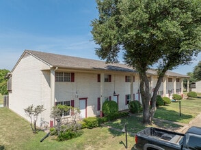 Woodway Park Condominiums in Woodway, TX - Foto de edificio - Building Photo