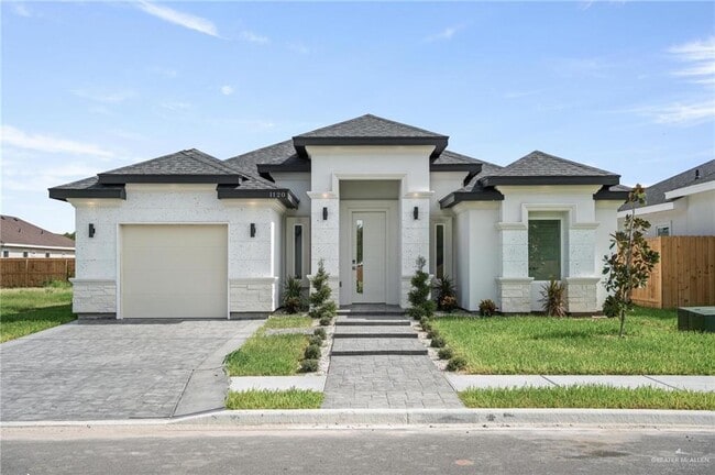 property at 19 E Boxwood Ave