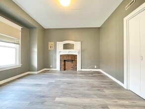 128 Geneva St in St Catharines, ON - Building Photo - Building Photo