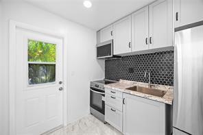 478 SE 3rd St in Hallandale Beach, FL - Building Photo