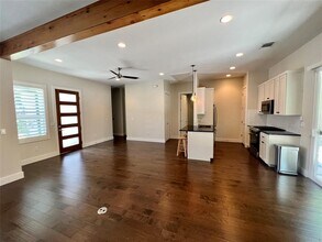1126 Linden St in Austin, TX - Building Photo - Building Photo