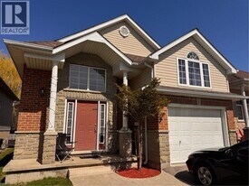 4 Smetana Dr in Kitchener, ON - Building Photo