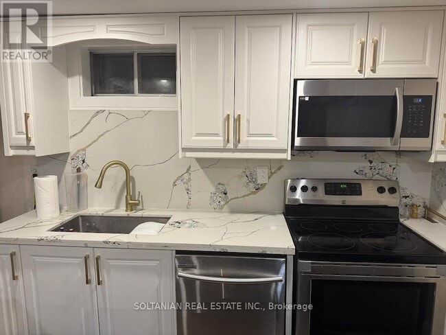 337 Bristol Rd in Newmarket, ON - Building Photo - Building Photo