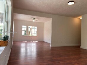 643 33rd St in West Palm Beach, FL - Building Photo - Building Photo