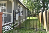 623 E 28th St photo'