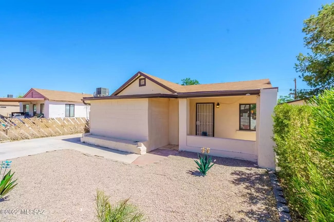 property at 232 E Pennsylvania Dr