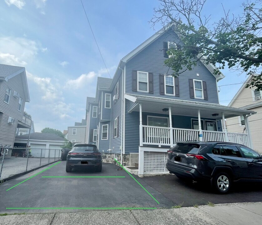 19 Shawmut St, Unit 19 in Malden, MA - Foto de edificio