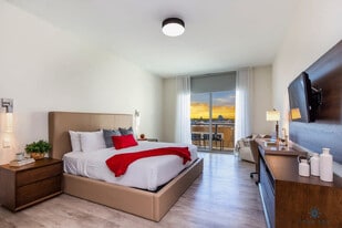 327 Pierce St, Unit SI ID1227258P in Hollywood, FL - Building Photo