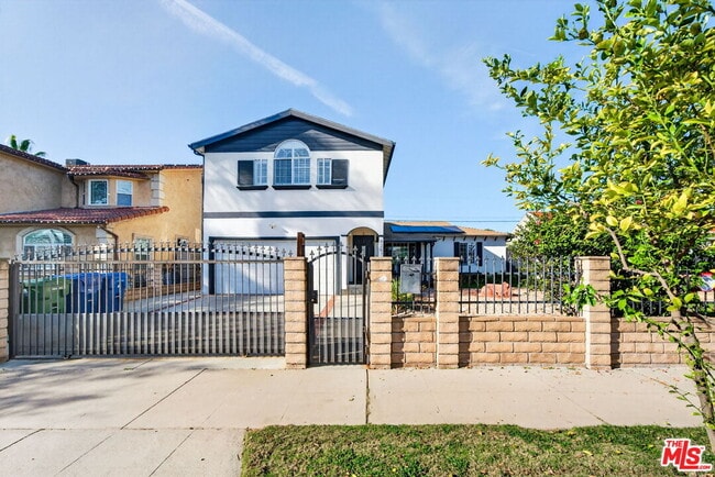 6257 Bluebell Ave in Los Angeles, CA - Building Photo - Building Photo