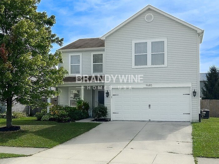 9685 W Quarter Moon Dr in Pendleton, IN - Building Photo