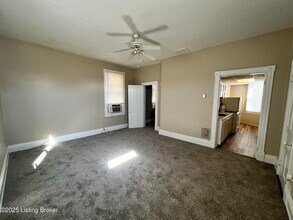 2005 Woodbourne Ave in Louisville, KY - Building Photo - Building Photo