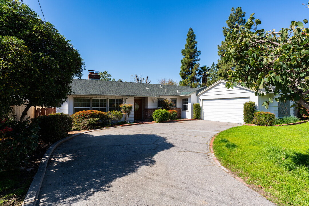 3426 Fairesta St in Glendale, CA - Building Photo