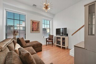 1015 Grand St in Hoboken, NJ - Building Photo