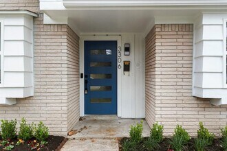 3306 Crestdale Dr in Houston, TX - Building Photo - Building Photo