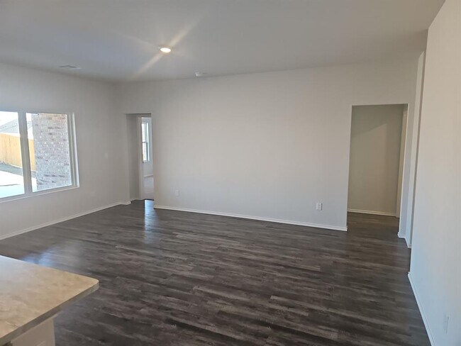 6133 Bradford Pear Ln in Edmond, OK - Building Photo - Building Photo