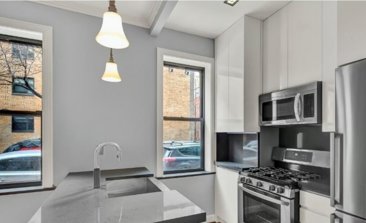 STANTON ST. in New York, NY - Building Photo