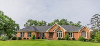 2267 Bascomb Carmel Rd in Woodstock, GA - Building Photo
