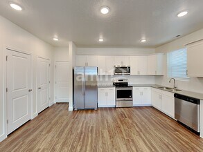 6768 N Silver Gate Dr in Park City, UT - Building Photo - Building Photo