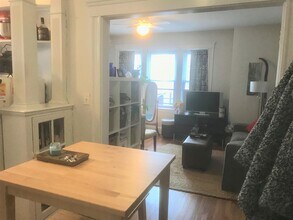 26 Gray St, Unit 2 in Cambridge, MA - Building Photo - Building Photo