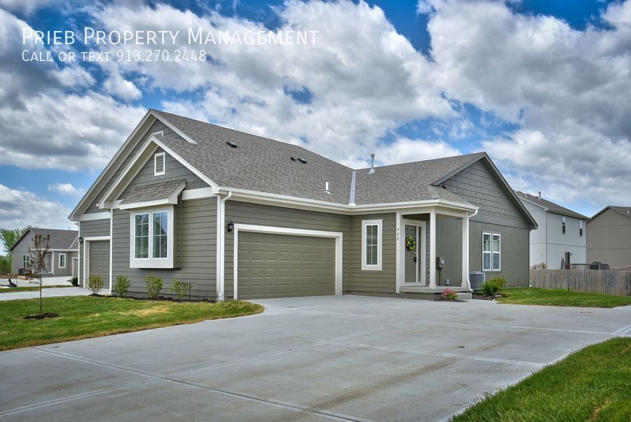 592 S Poplar St in Gardner, KS - Building Photo