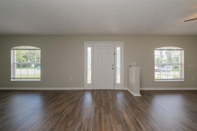 14137 Kingmont St, Unit Apt 105 in Spring Hill, FL - Building Photo - Building Photo