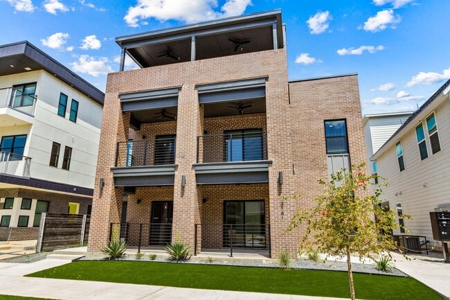 3141 Waits Ave in Fort Worth, TX - Building Photo - Building Photo