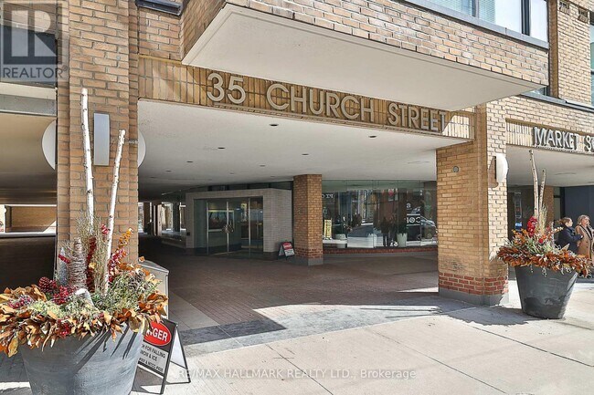 35-335 Church St in Toronto, ON - Building Photo - Building Photo