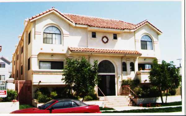 7040 Flight Ave in Los Angeles, CA - Foto de edificio