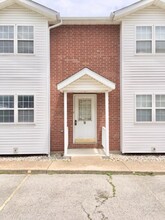 101-103 Viren Ln in Waynesville, MO - Building Photo - Building Photo