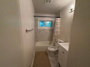 811 Manhasset Rd in Charlotte, NC - Building Photo - Building Photo