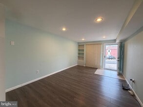 606 Hazell Ln in Philadelphia, PA - Building Photo - Building Photo