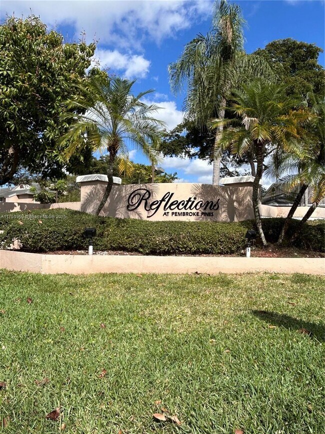 1821 NW 96th Ter, Unit #5O in Pembroke Pines, FL - Foto de edificio - Building Photo