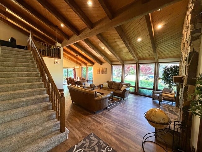 1909 Maple Hollow Way in Bountiful, UT - Building Photo - Building Photo