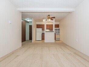 Glenwood Manor in Corvallis, OR - Building Photo - Building Photo