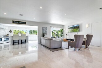 2948 NE 35th Ct in Lighthouse Point, FL - Building Photo - Building Photo