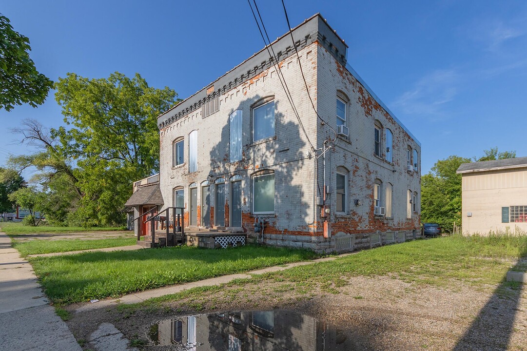 708 Mills St in Kalamazoo, MI - Building Photo