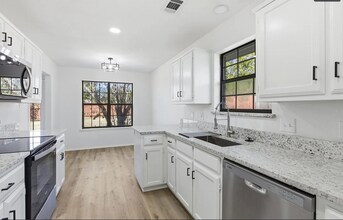 220 Brook Cir in Krum, TX - Building Photo - Building Photo