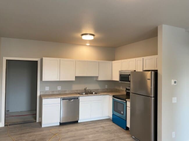 3250 Rosebud Dr in Billings, MT - Building Photo - Building Photo