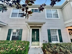 15635 Stable Run Dr in Spring Hill, FL - Building Photo - Building Photo