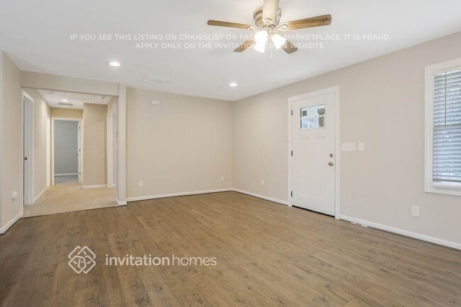 1426 Spring Valley Ln in Stone Mountain, GA - Foto de edificio - Building Photo