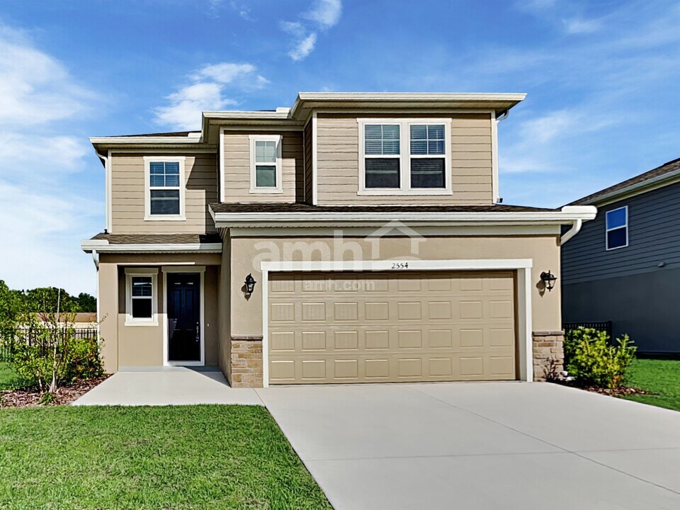 2554 Sunrise Lndg Lp in Tavares, FL - Foto de edificio