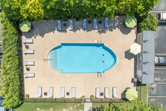 Poplar Terrace in Louisville, KY - Building Photo - Building Photo