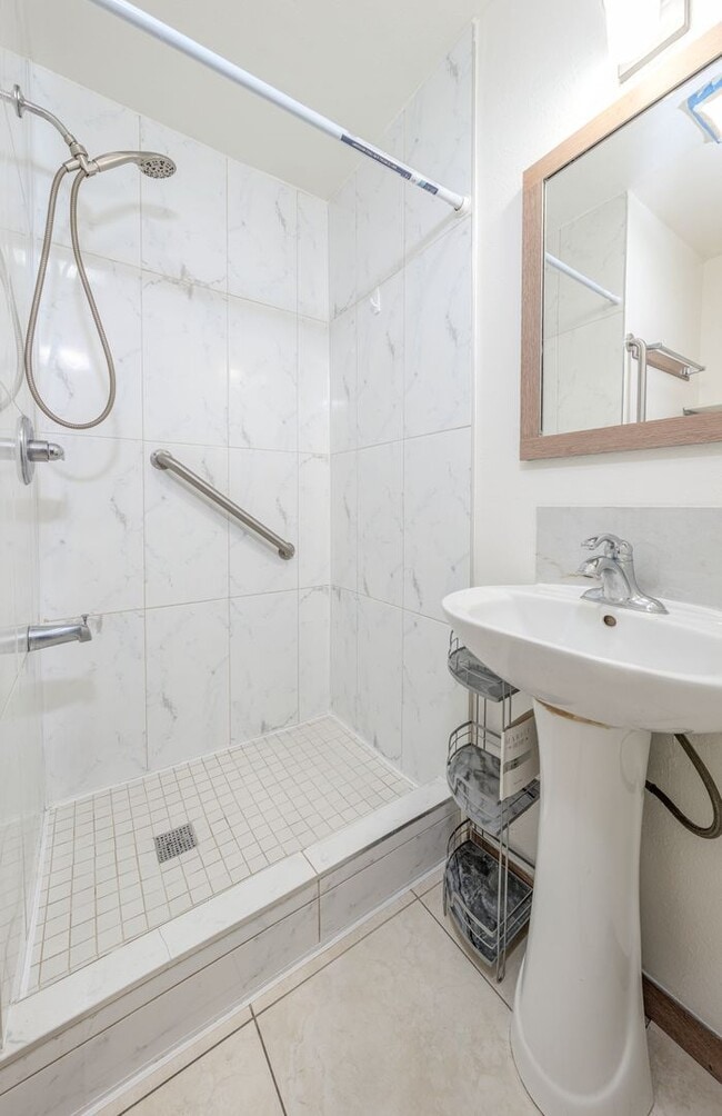 1688 W Sumac Ln in Anaheim, CA - Building Photo - Building Photo