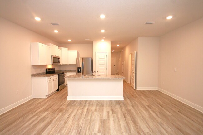 1225 Fairchild Vlg Dr