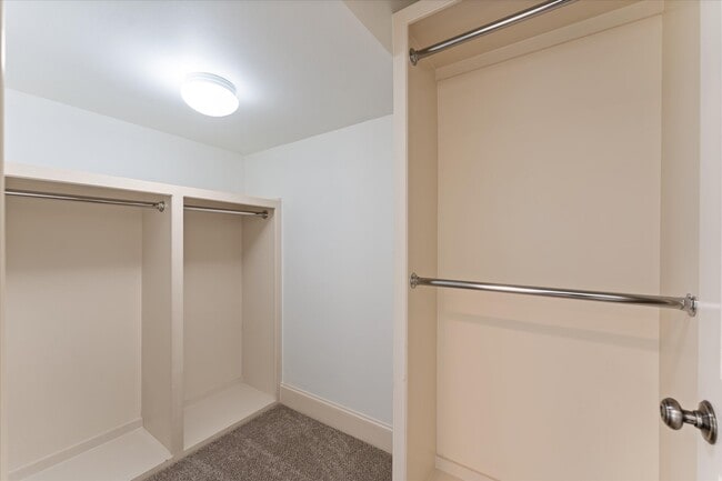 property at 36 Waterway Ct