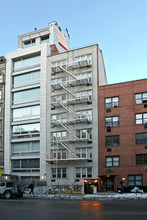 Preston NY 331 West 14th Street in New York, NY - Foto de edificio - Building Photo