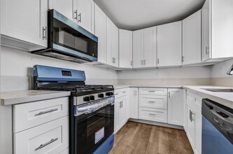 2627 San Marino St in Los Angeles, CA - Building Photo - Building Photo